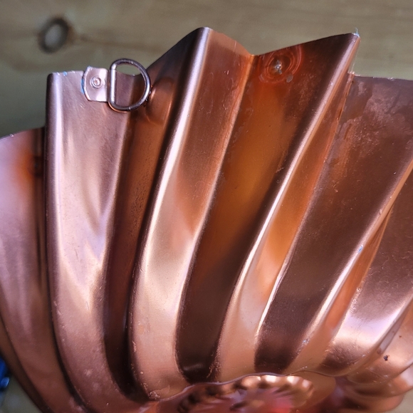 Vintage Copper Tone Swirl Fluted Mold Pan - Picture 5 of 8